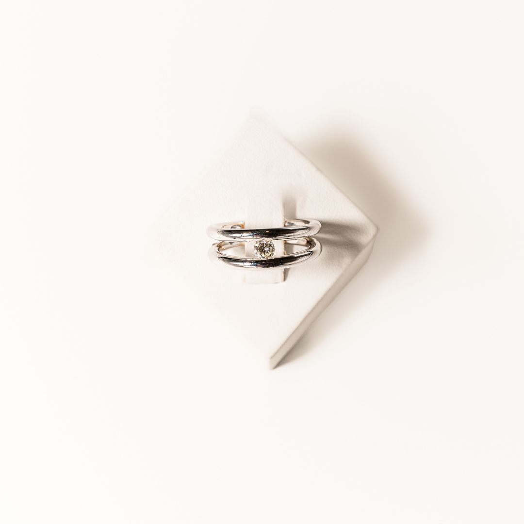 anello solitario con diamante